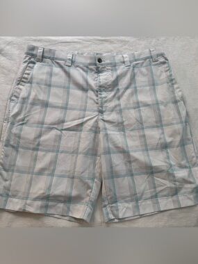 Callaway Men's White Shorts with Light Blue Plaid